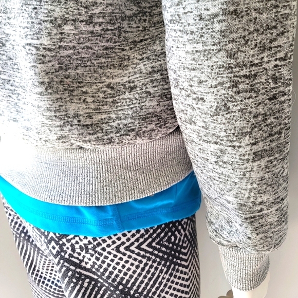 MIKK Athletica Women's Zip-Up Hoodie Size M - Picture 5 of 9